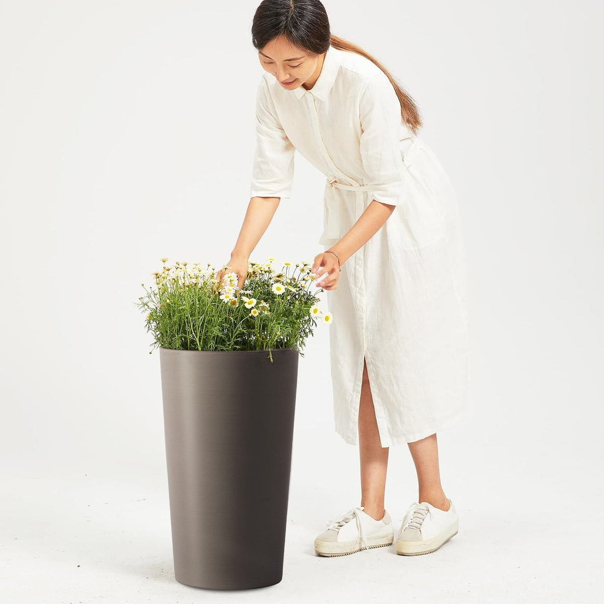 Tall Polypropylene Outdoor Planter Set of 2 with Weather-Resistant Build - Black, Dark Gray, Dark Brown, photo 18 of 37
