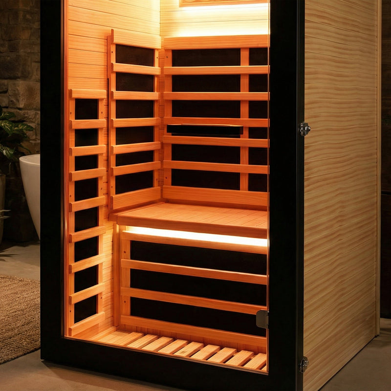 Single-person sauna cabin by HouseOfZazla