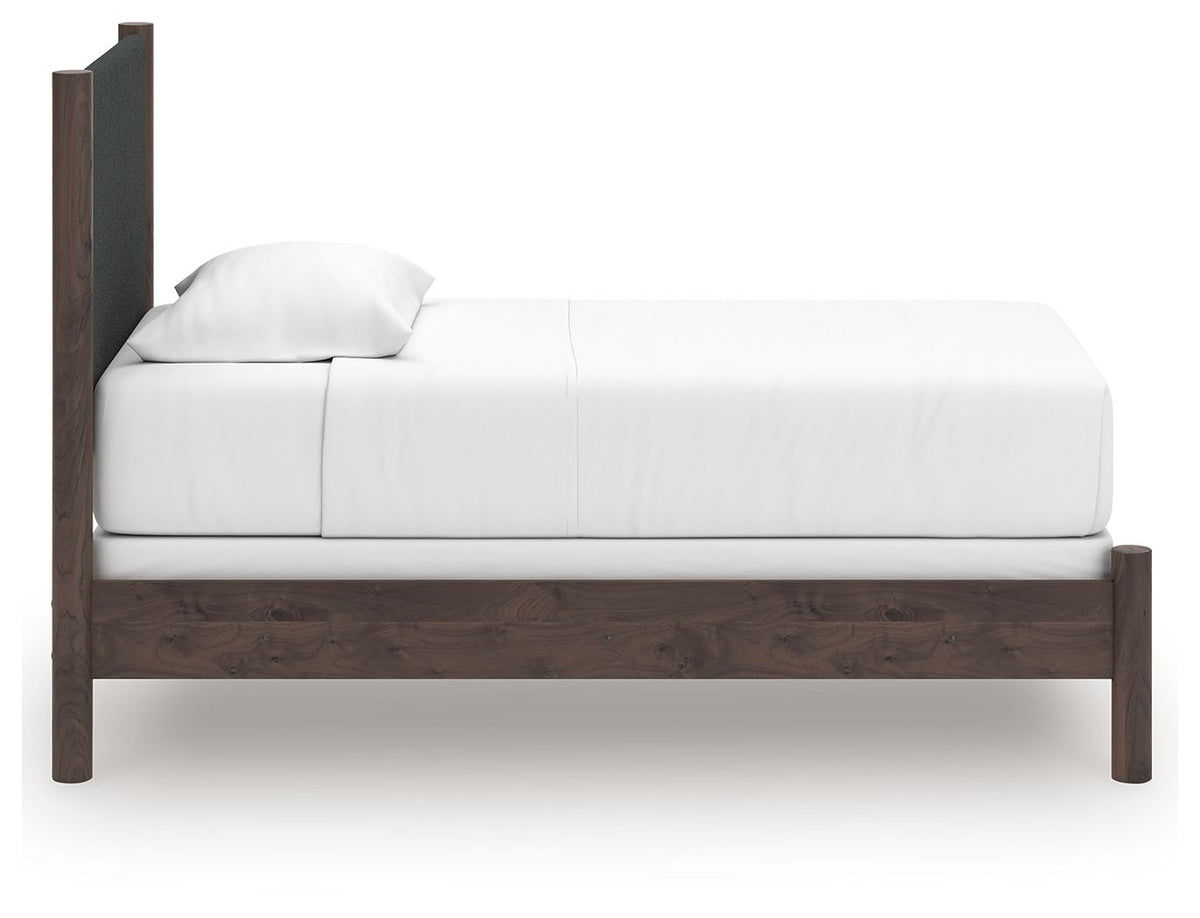 Pamytta - Upholstered Panel Bed, photo 5 of 7