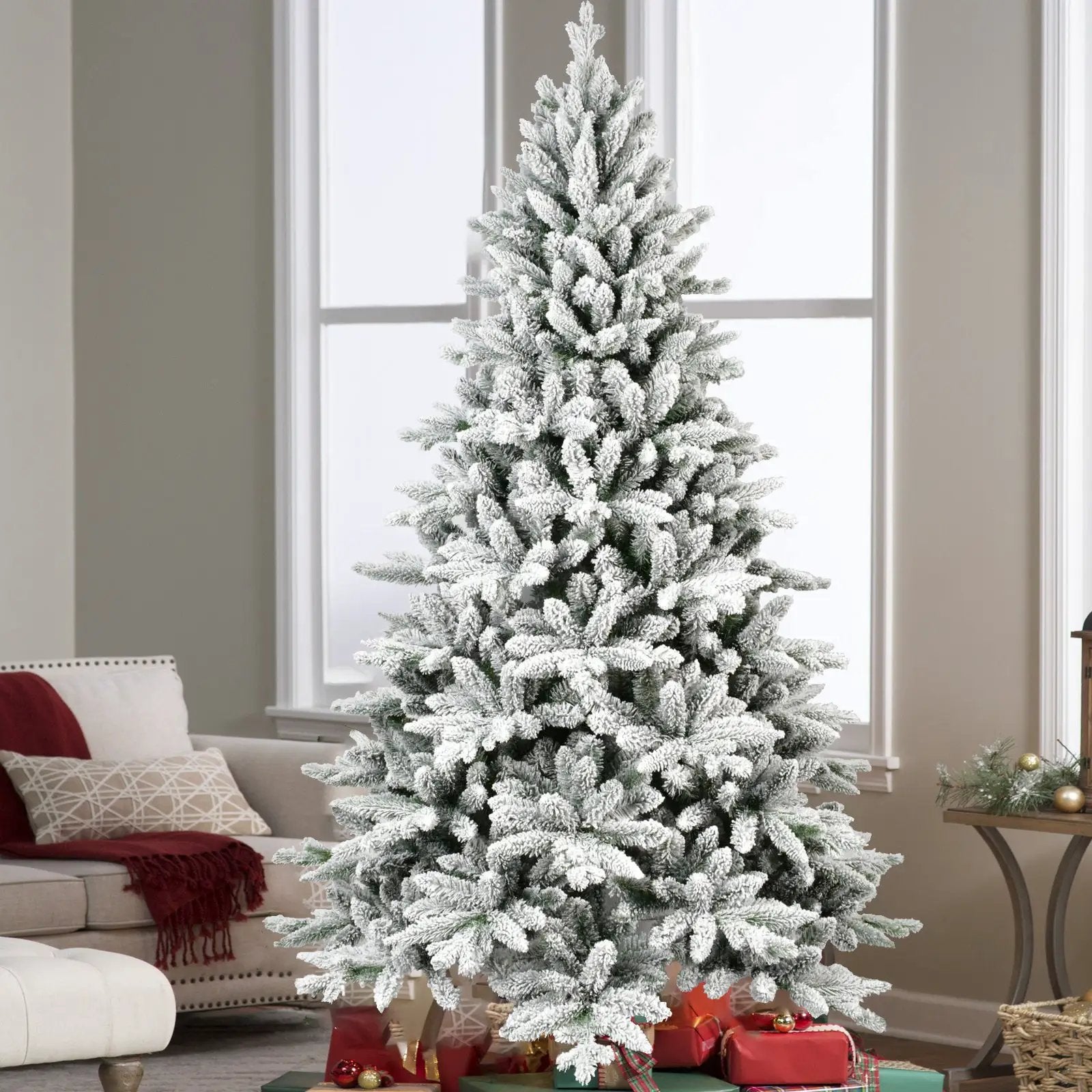 5ft Flocked Christmas Tree with 768 Tips by HouseOfZazla