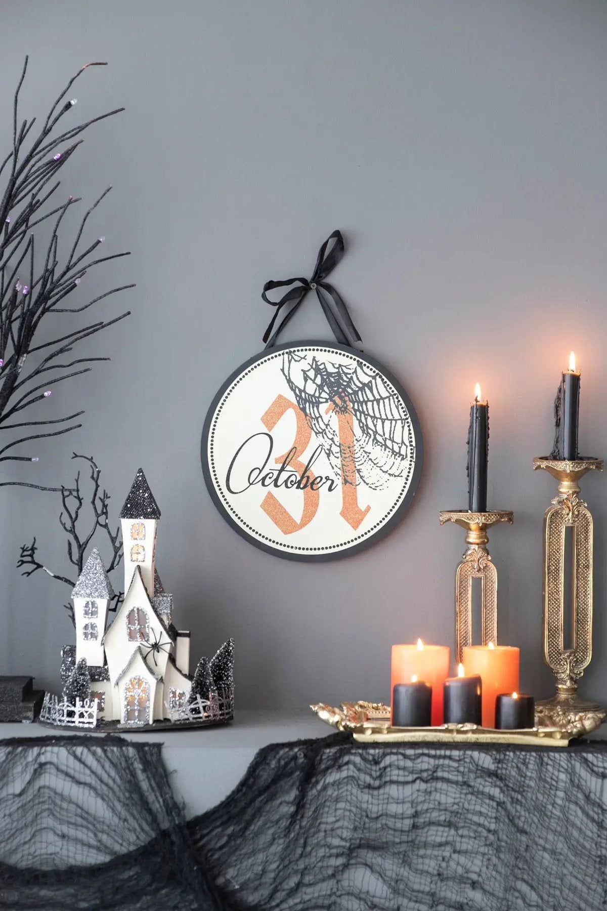 Set of 2, 12x12" Halloween Circle Sign by HouseOfZazla