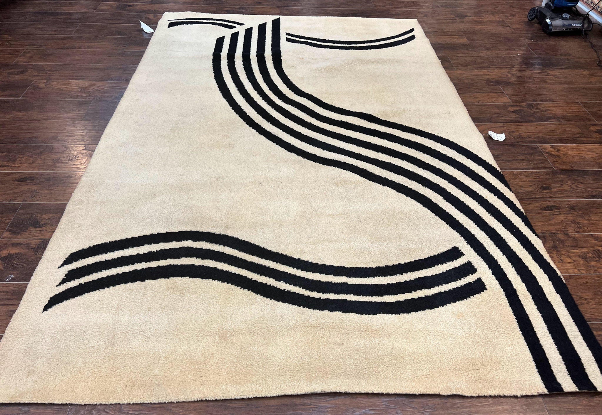 Modern Rug 6x9, Cream and Black, Abstract Pattern by Jewel Rugs