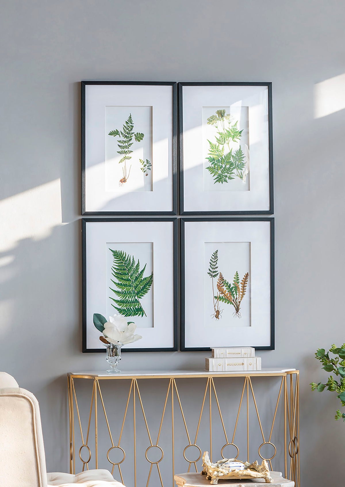 Black and White Botanical and Fern Wall Art Set of 4 with PS Frame - White / Black