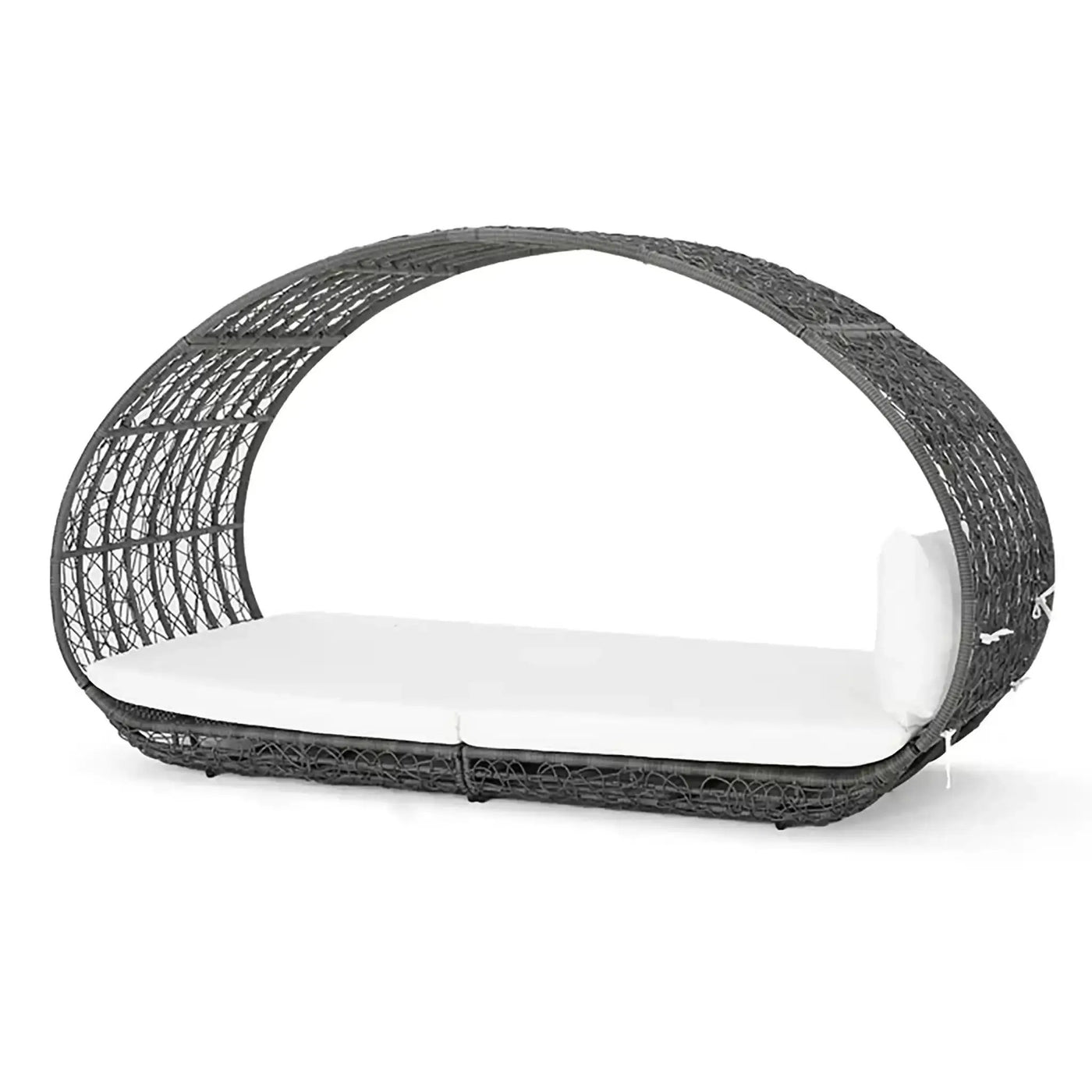 Abigal Outdoor Wicker Daybed With Cushion by HouseOfZazla