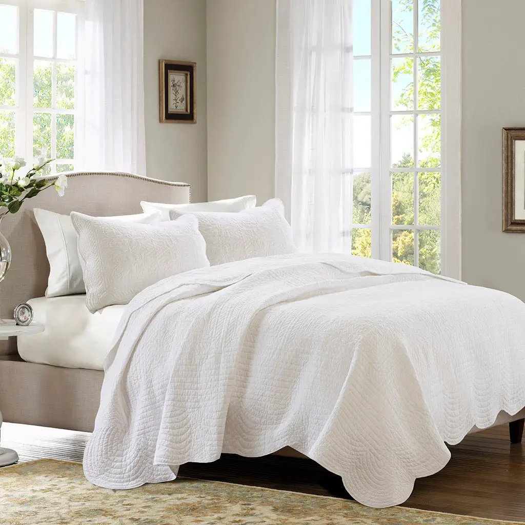 3 Piece Reversible Scalloped Edge Quilt Set White Full/Queen by HouseOfZazla