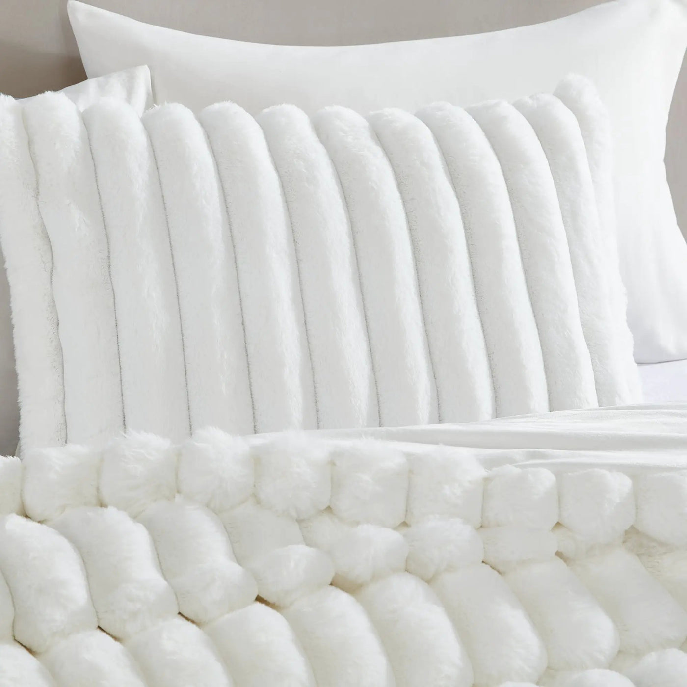 Everett 4-Piece White Micro Mink King Bedding Ensemble by HouseOfZazla