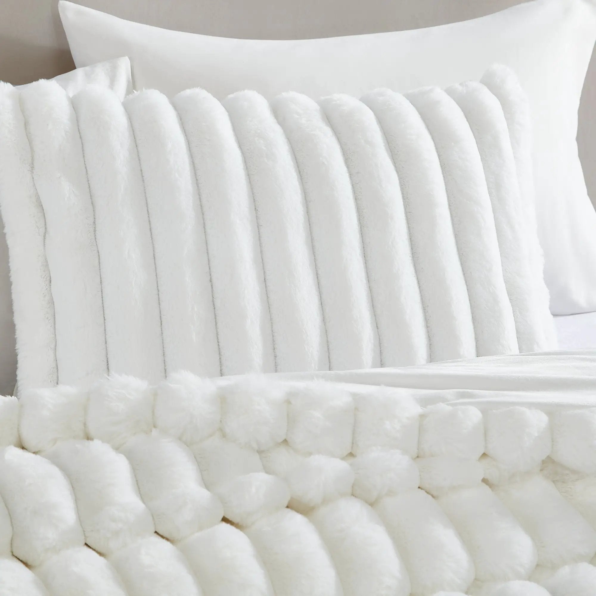 Everett 4-Piece White Micro Mink King Bedding Ensemble by HouseOfZazla