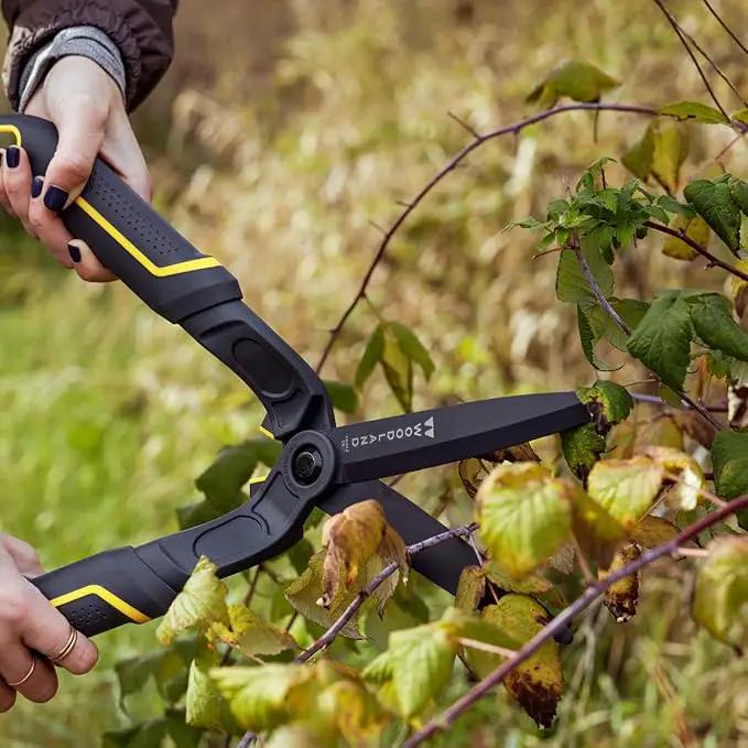 Woodland Tools Duralight Hedge Shears, 16 Inch Lightweight Manual Hedge Clippers with 7.5 Inch Non Stick Blades and Glass-Filled Nylon Handles, Garden Trimmer for Shaping and Precision Cutting by GreenHaven Gardens