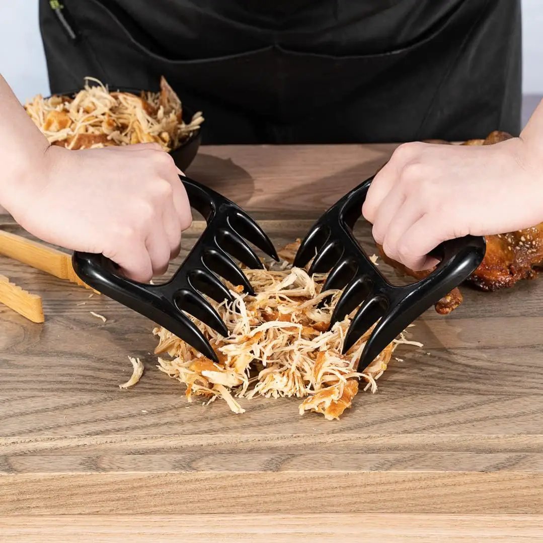 Restaurantware Met Lux 4.5 x 4.1 Inch Meat Claws 2 Meat Shredders - Sharp Blades With Handle Black Plastic Bear Claws Durable For Shredding Pork Chicken or Turkey by GreenHaven Gardens
