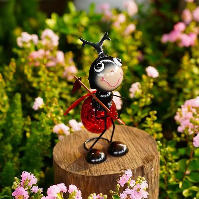 Solar Ladybug Garden Lantern Waterproof LED Ladybug Solar Lights Outdoor Decorative Tabletop Lanterns Lamp for Yard Patio Table Decoration