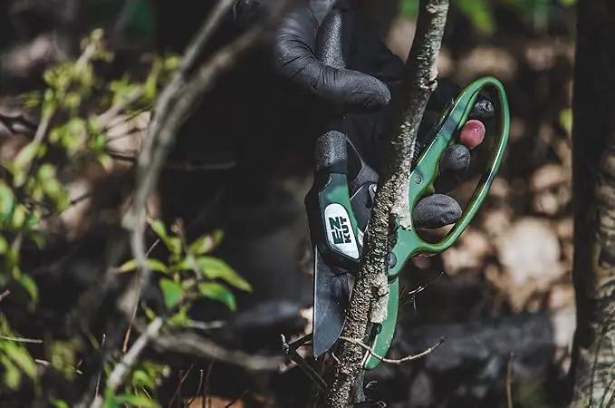 EZ Kut Original Ratcheting Pruner Kit with Molded Ballistic Nylon Sheath and Carbide Blade Tool, Green and Black by GreenHaven Gardens