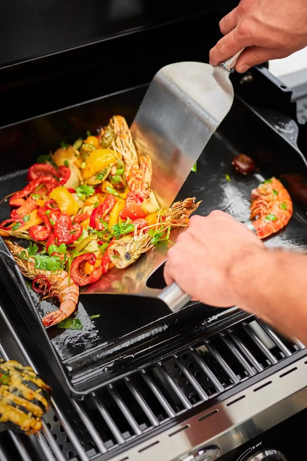 RÖSLE plancha Wide Spatula BBQ Spatula with Rounded Corners for Turning Meat and Vegetables, 18/10 Stainless Steel, Dishwasher Safe by GreenHaven Gardens
