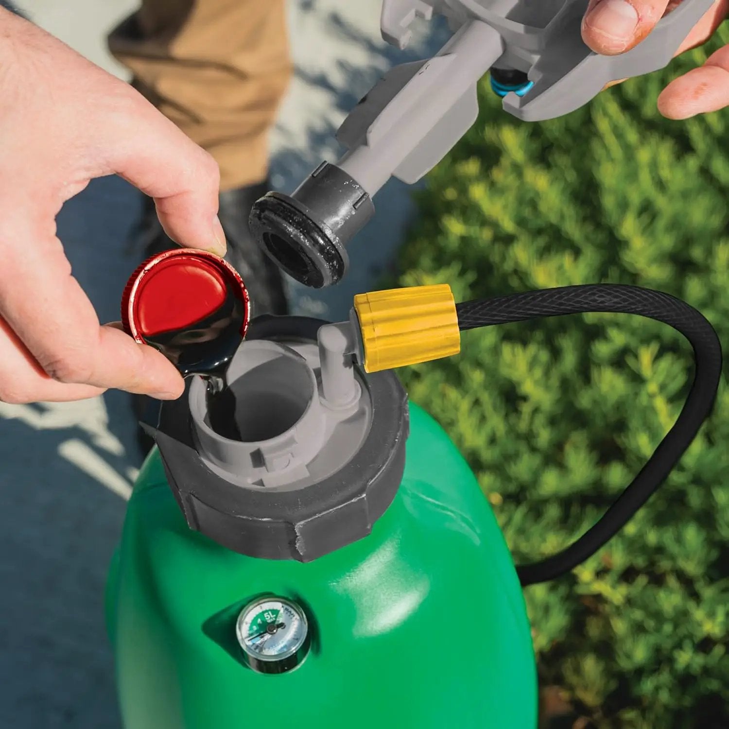 Aussie EzySpray™ 1.3 Gal No-Pump Garden Sprayer – Power Pouch™ Self-Pressurizing, Handheld with 4 Spray Patterns, Comfort Grip Wand, Chemical & Water Use by GreenHaven Gardens
