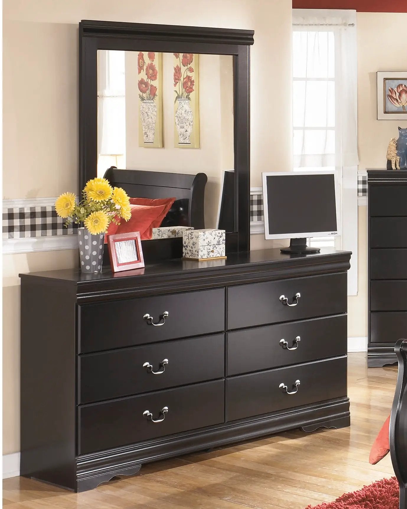 Huey Vineyard - Bedroom Set by Unique Piece Furniture