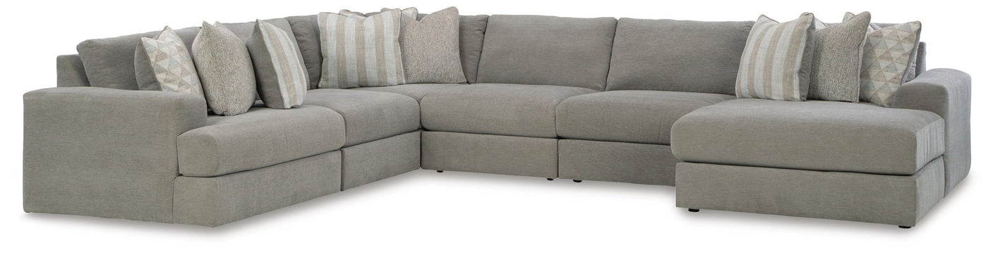Avaliyah - Sectional by Unique Piece Furniture
