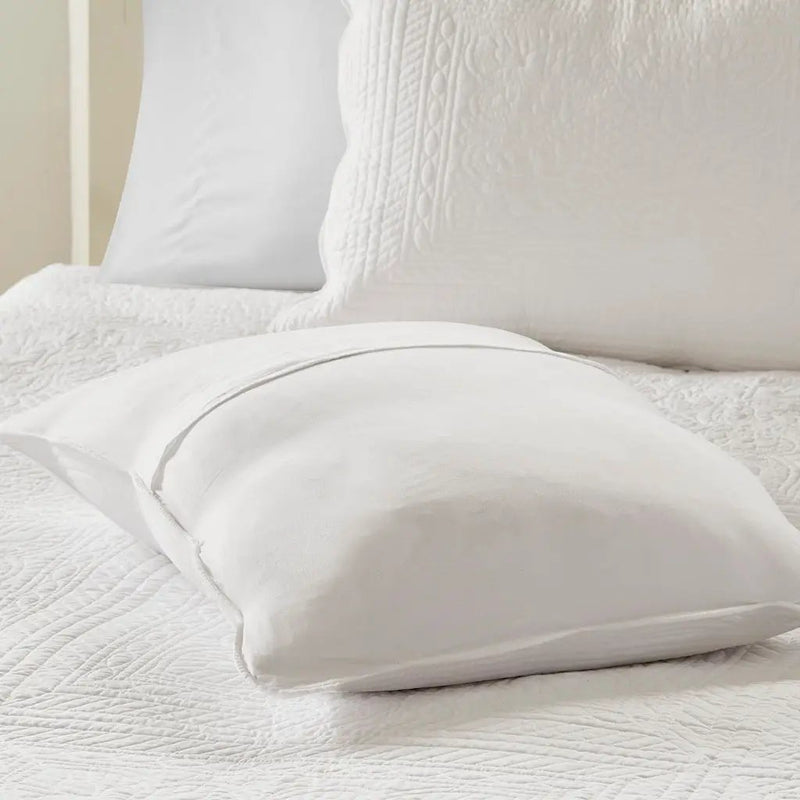 3 Piece Reversible Scalloped Edge Quilt Set White King/Cal King by HouseOfZazla