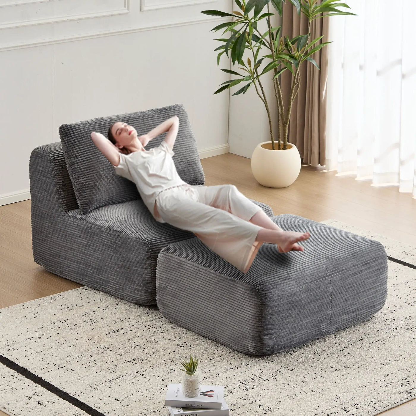 Single Chaise Longue With Movable Ottoman For Living Room by HouseOfZazla