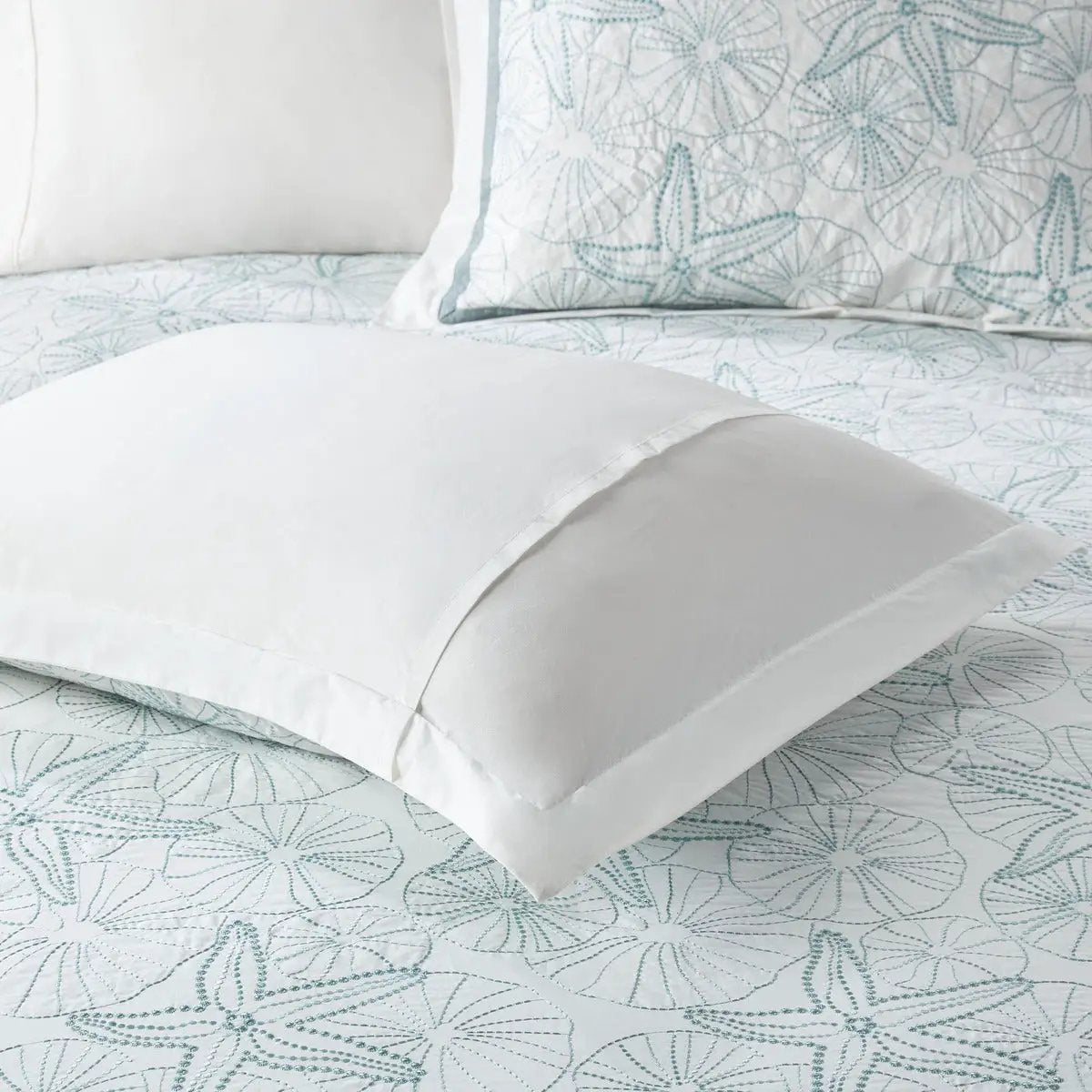 Duvet Cover Mini Set White Full/Queen by HouseOfZazla
