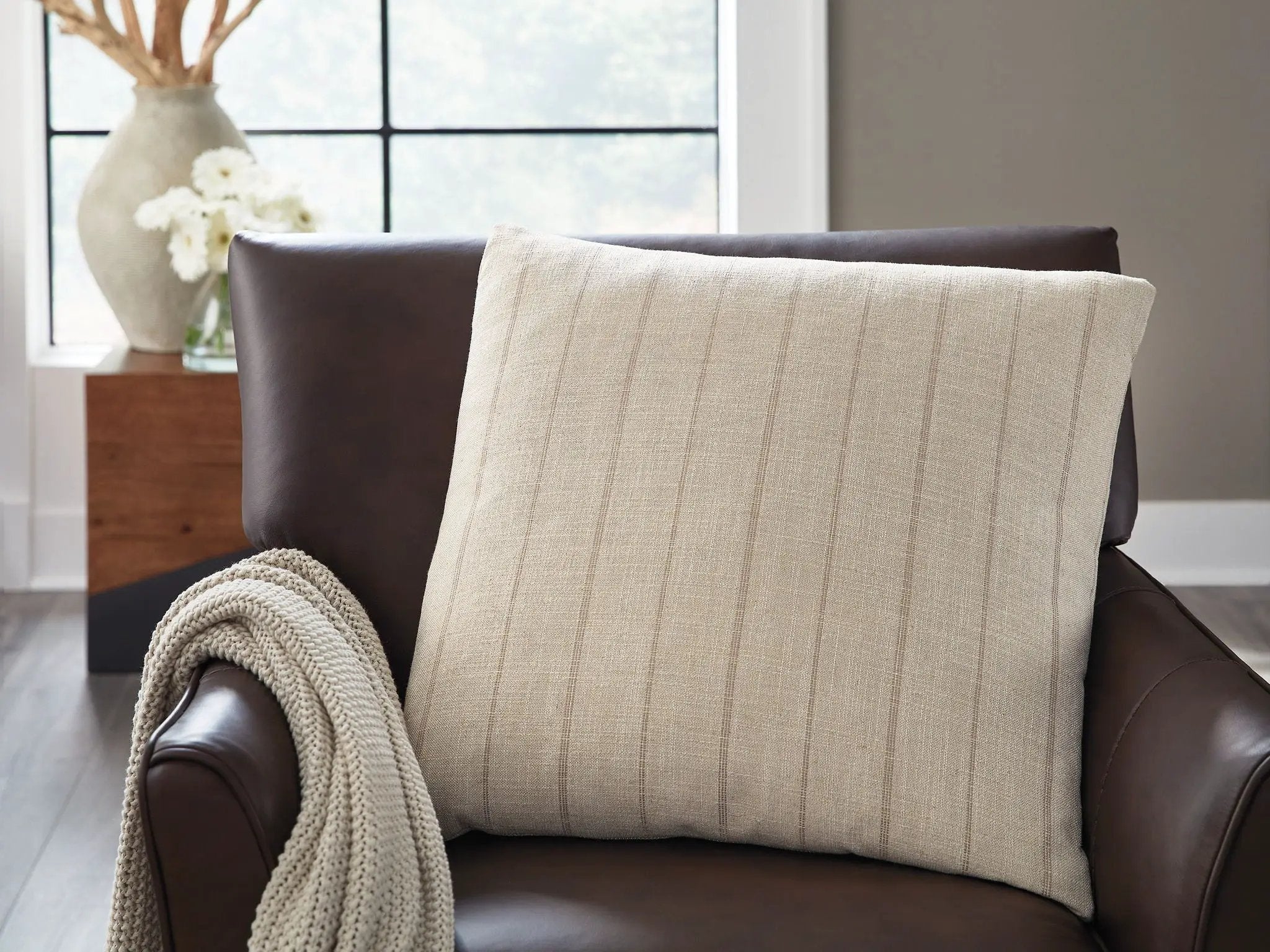 Valwick - Pillow by Unique Piece Furniture