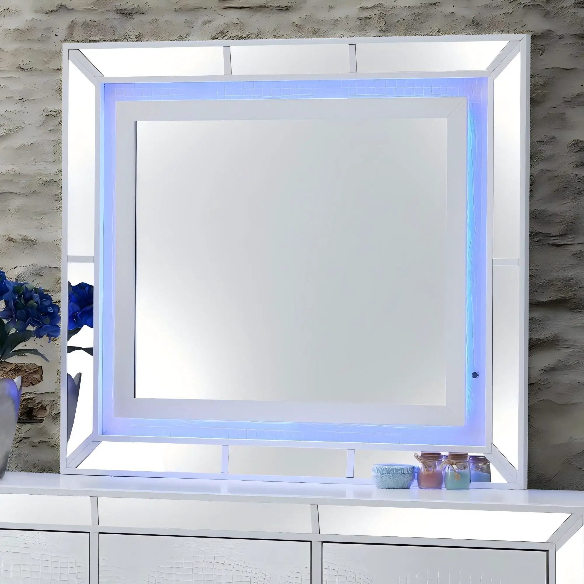 Hollywood Hills - Mirror - White by HouseOfZazla