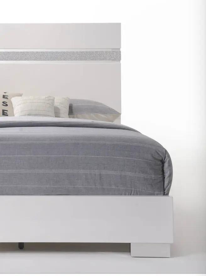 Naima Elegance Bed by HouseOfZazla