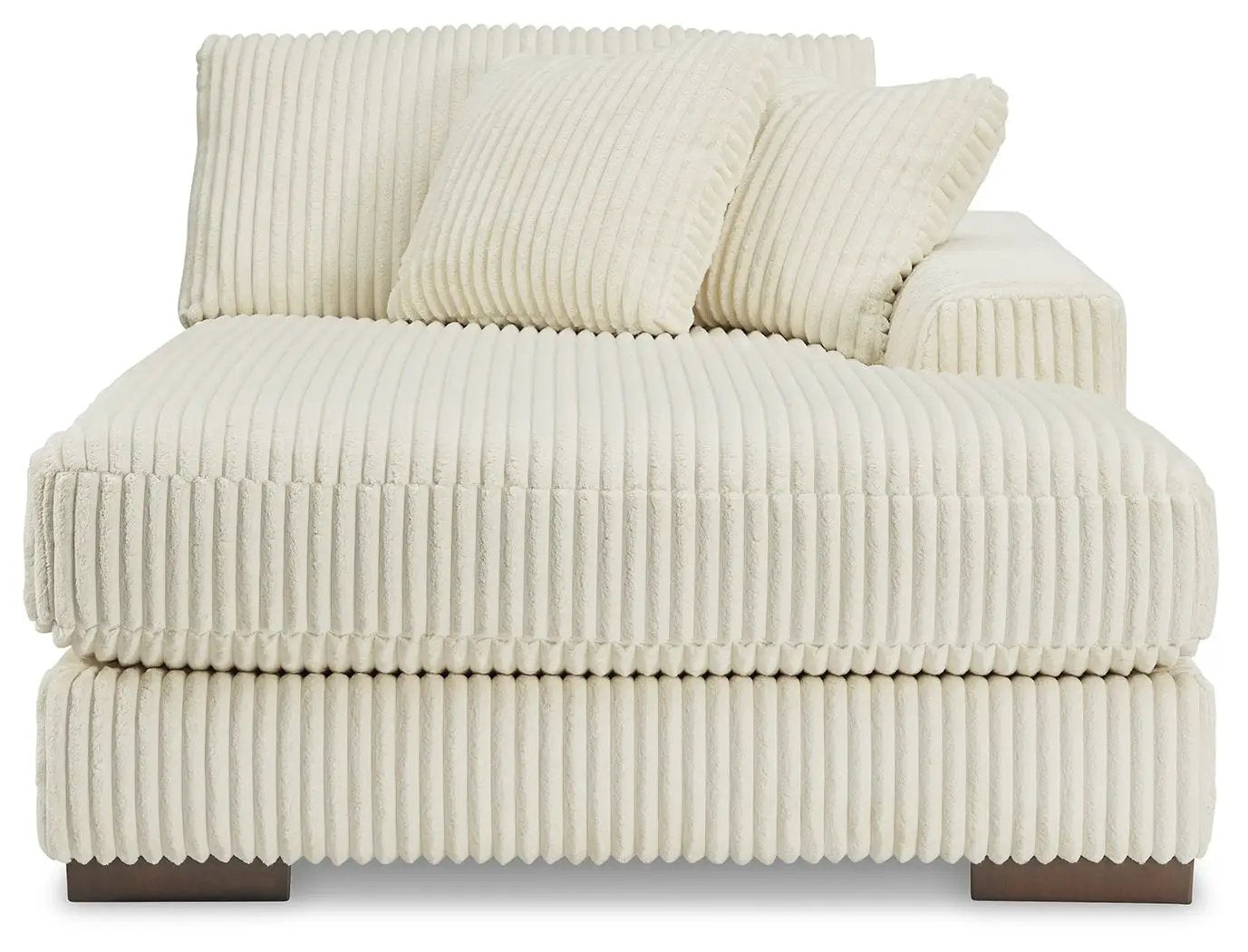 Lindyn - Sectional by Unique Piece Furniture