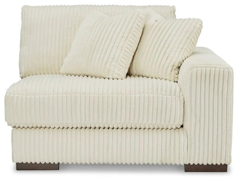 Lindyn - Sectional by Unique Piece Furniture
