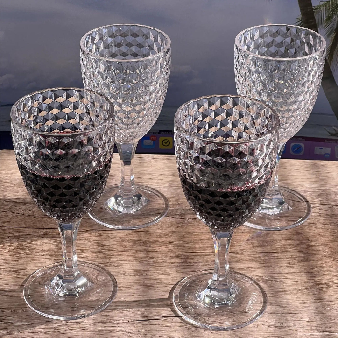 Diamond Cut Plastic Wine Glasses (Set of 4) by HouseOfZazla