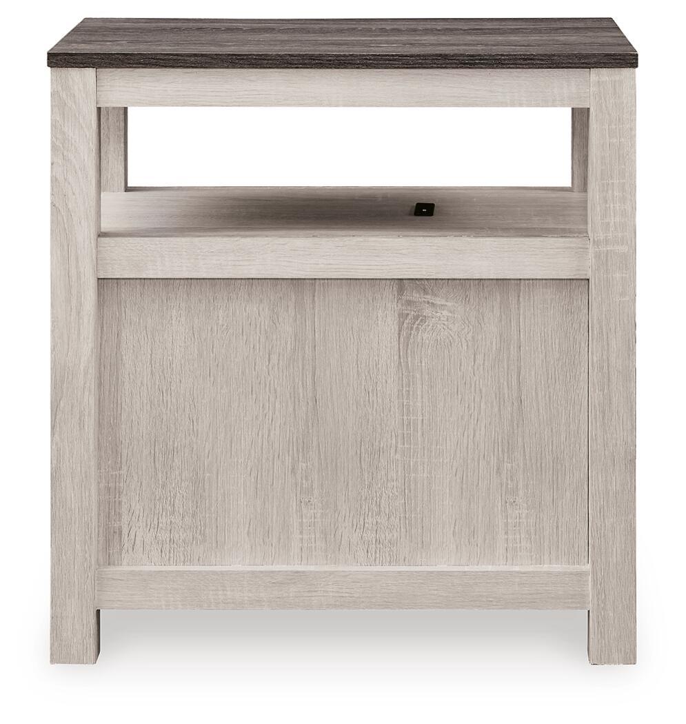 Fendenmore - Chair Side End Table, photo 16 of 21