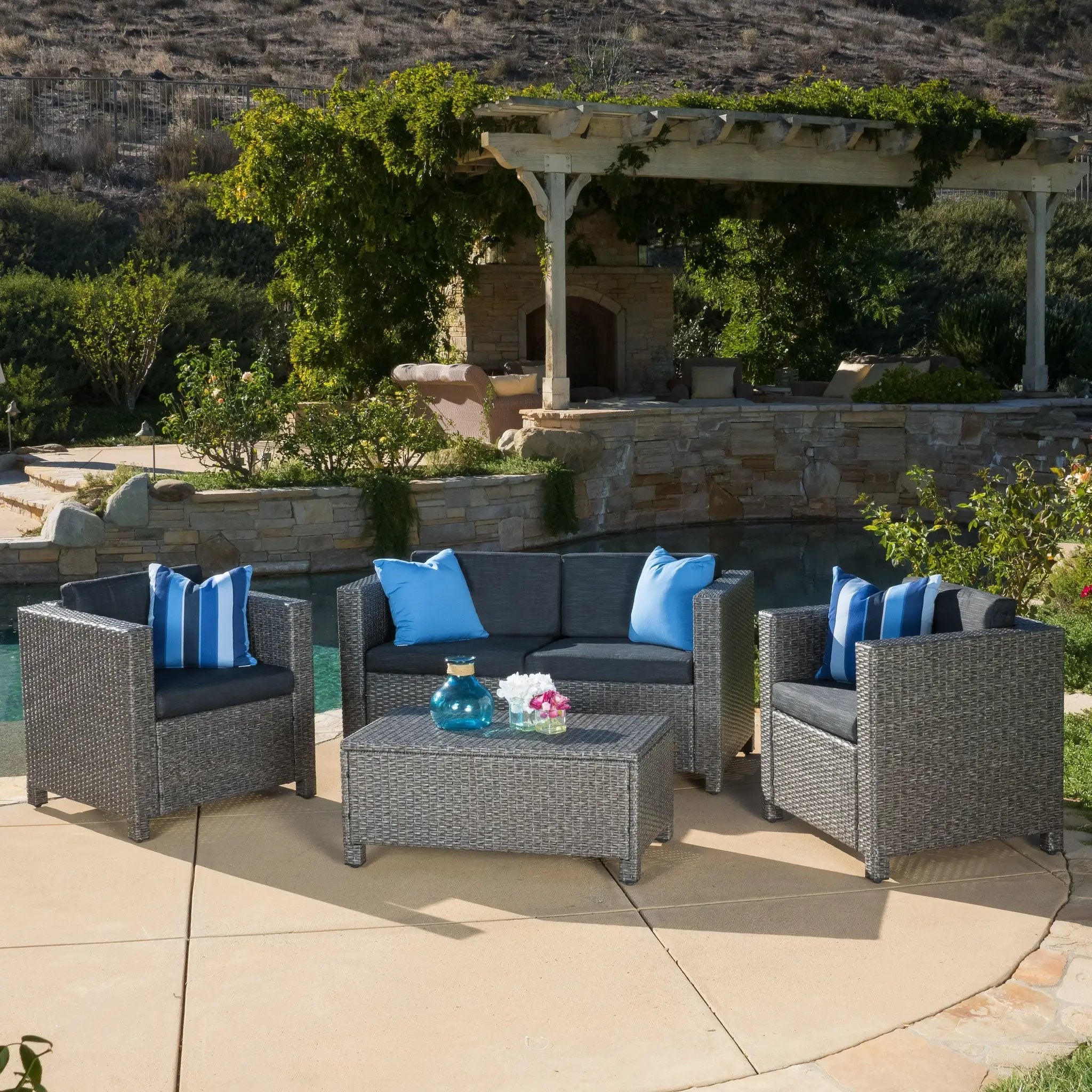 Puerta 4-Piece Outdoor Furniture Set by HouseOfZazla