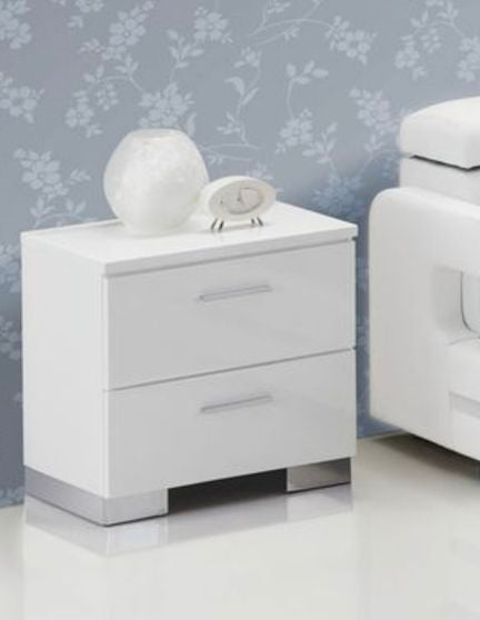 Lorimar - Nightstand - White by HouseOfZazla