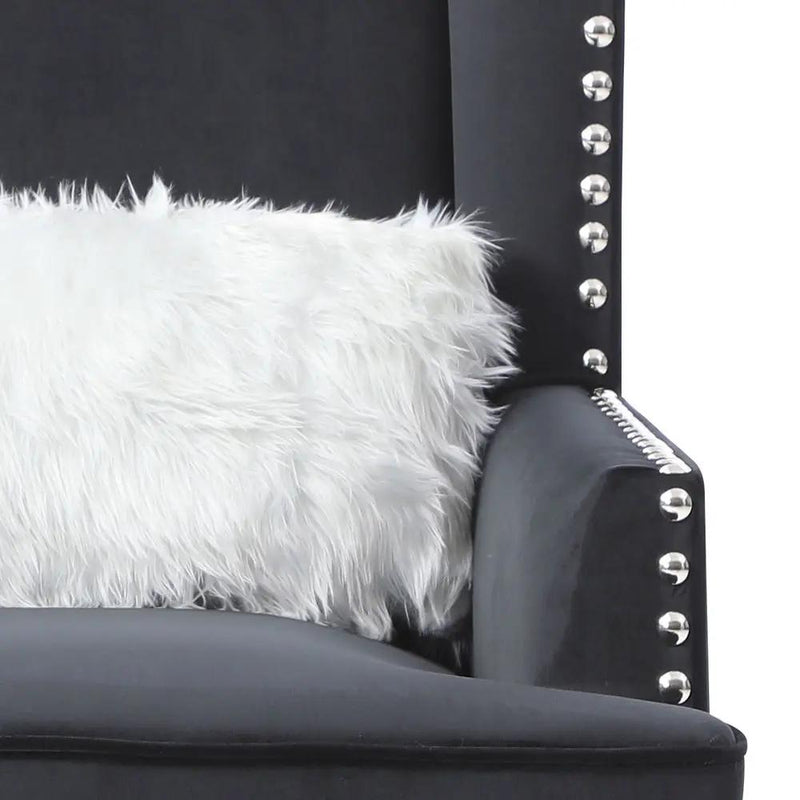Elegant Traditional Accent Chair by HouseOfZazla