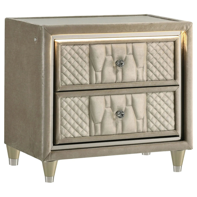 Lorient 4-piece Queen Bedroom Set Ivory and Camel by Unique Piece Furniture