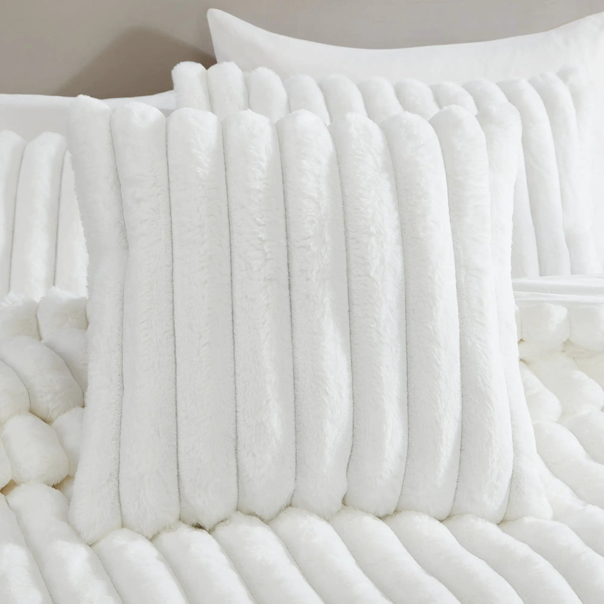Everett 4-Piece White Micro Mink King Bedding Ensemble by HouseOfZazla