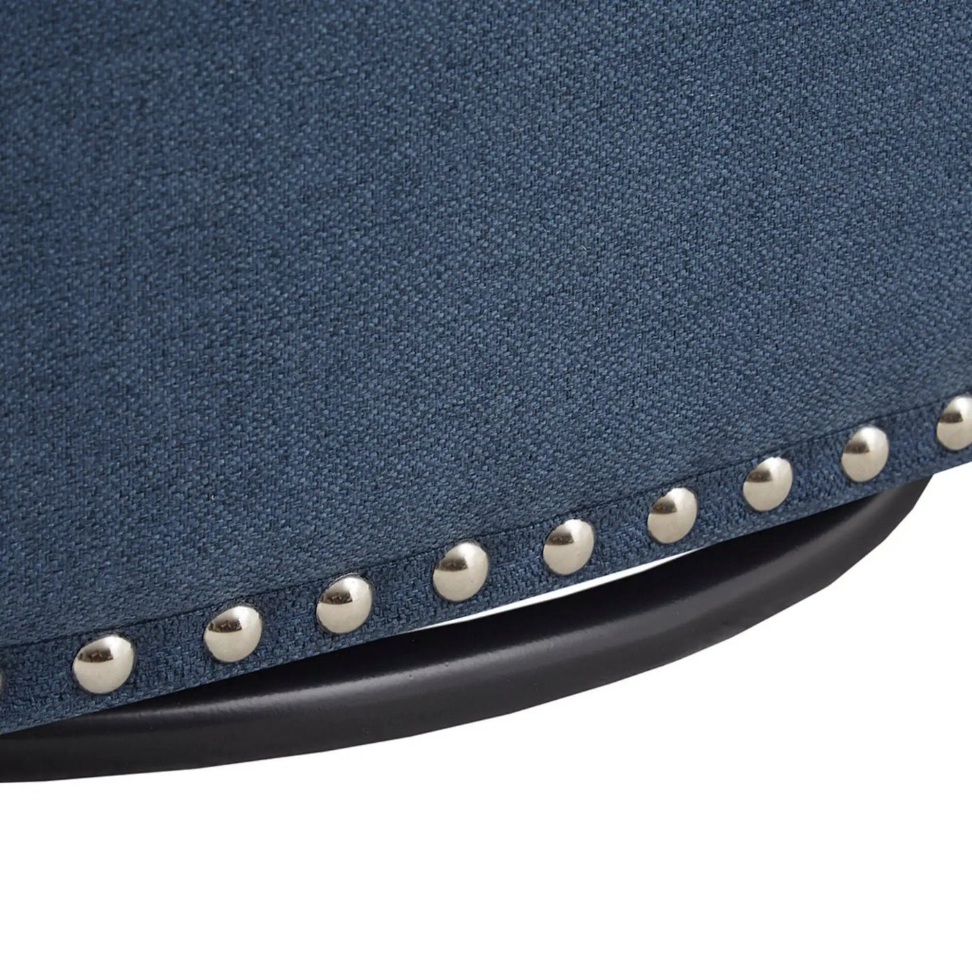 Luxurious Chair With 360 Degree Rotation by HouseOfZazla