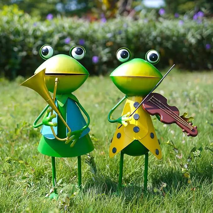 HONGLAND Frog Metal Yard Art - Metal Frog Outdoor Statue - Frog Garden Decorations - 3D Frog Figurine - Christmas Holiday Lawn Patio Yard Garden Decor Gardening Gifts for Women (Violin) by GreenHaven Gardens