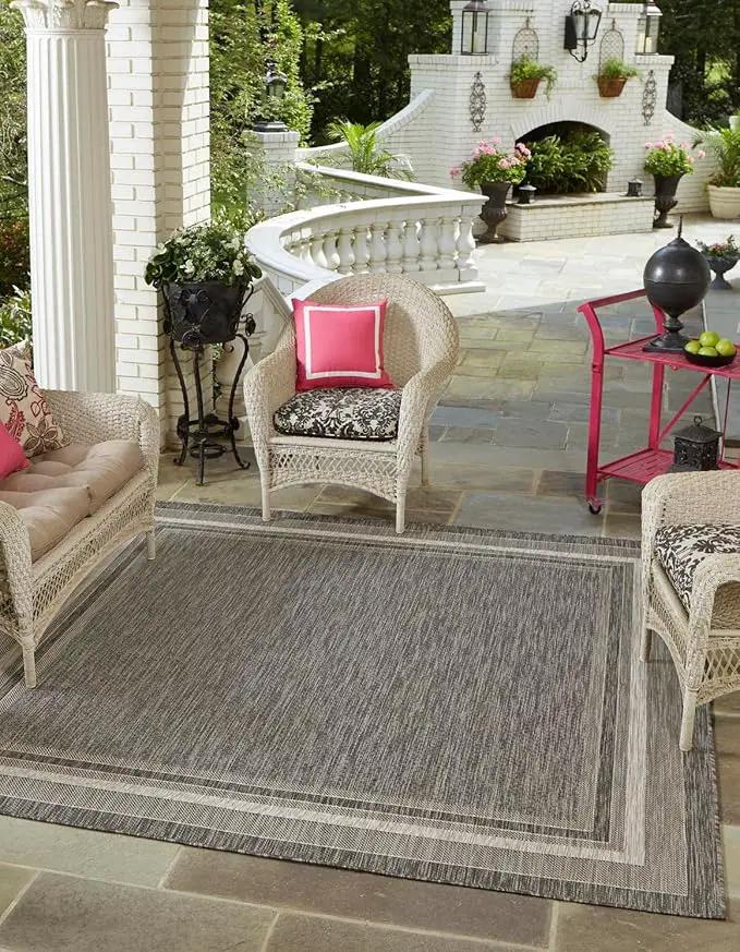 Unique Loom Outdoor Border Collection Area Rug - Soft Border (5' 1" Square, Black/ Ivory) by GreenHaven Gardens