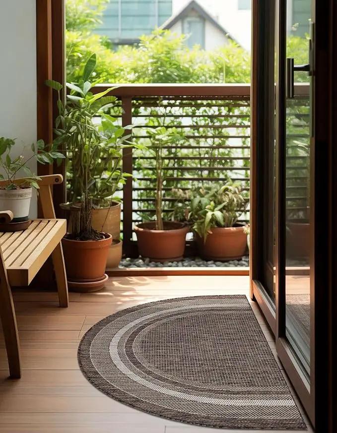 Unique Loom Outdoor Border Collection Area Rug - Soft Border (3' 1" x 6' 1" Hearth Brown/Ivory) by GreenHaven Gardens
