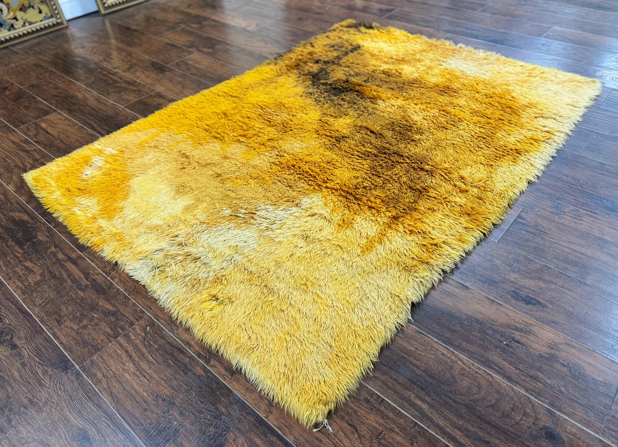 Rya Shag Rug 4.6 x 6, Shades of Yellow, Mid Century Vintage Carpet by Jewel Rugs