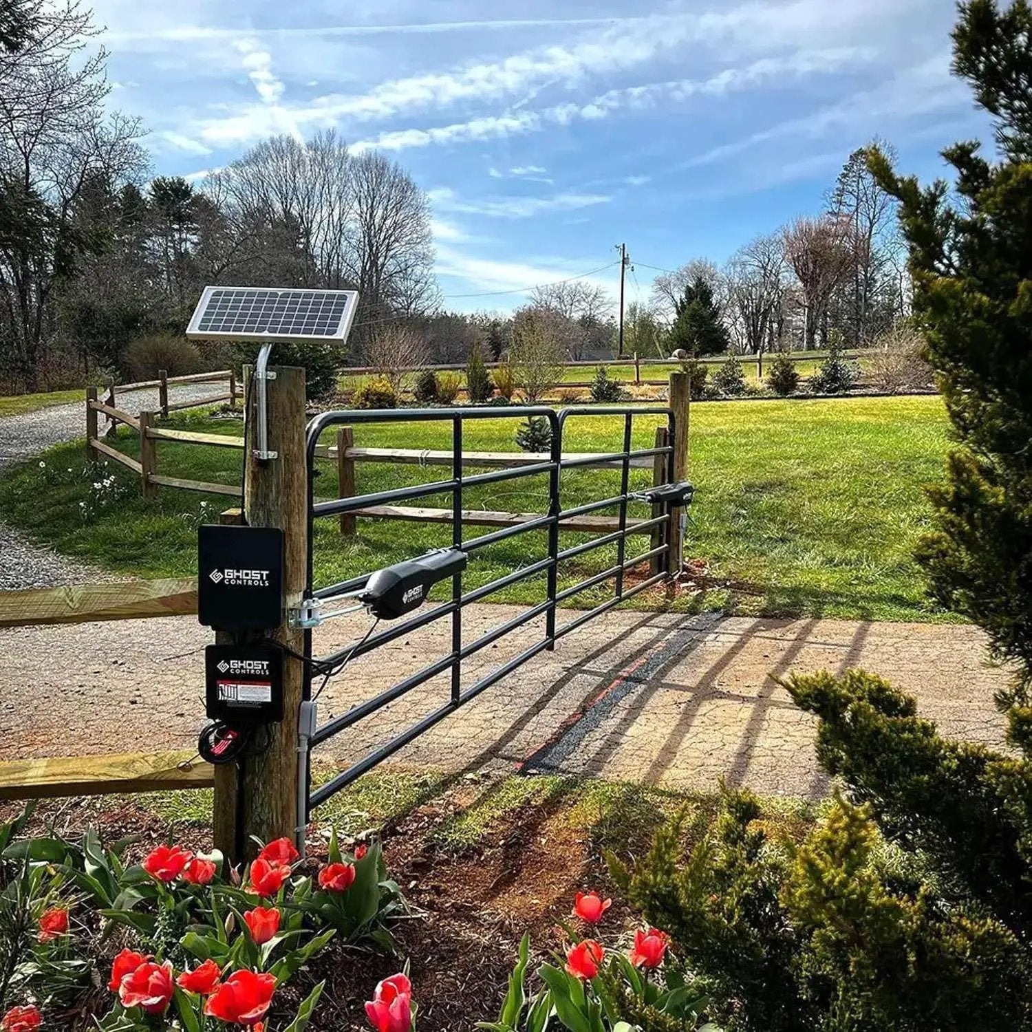 GC GHOST CONTROLS Solar Heavy-Duty Automatic Gate Opener Kit for Driveway Swing Gates with Long-Range Solar Gate Opener Remote - Model TSS1XP by GreenHaven Gardens