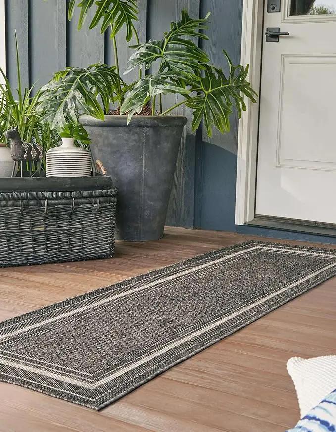 Unique Loom Outdoor Border Collection Area Rug - Soft Border (2' 7" x 10' Runner, Black/ Ivory) by GreenHaven Gardens