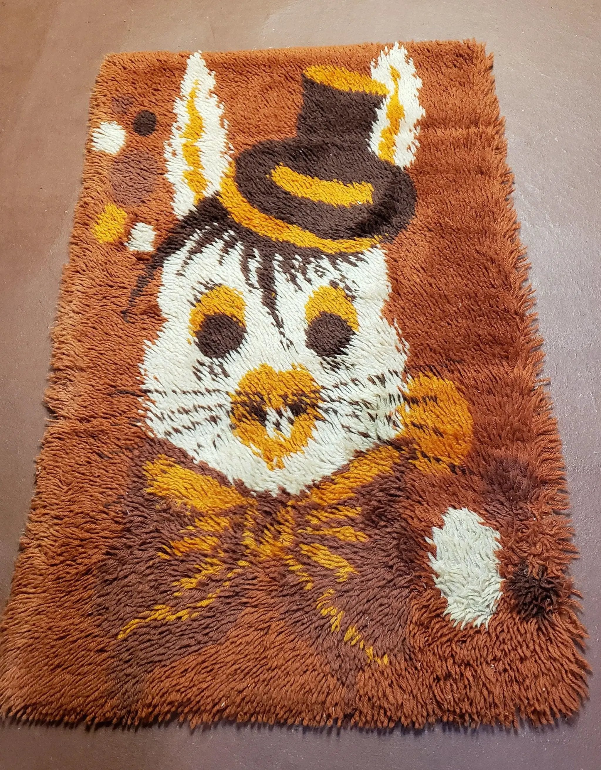 2x3 Rya Shag Rug Mid-Century Modern Danish Shag Rug 1960s Accent Rug Bunny Rabbit in Hat Dark Orange Small Shag Rug by Jewel Rugs