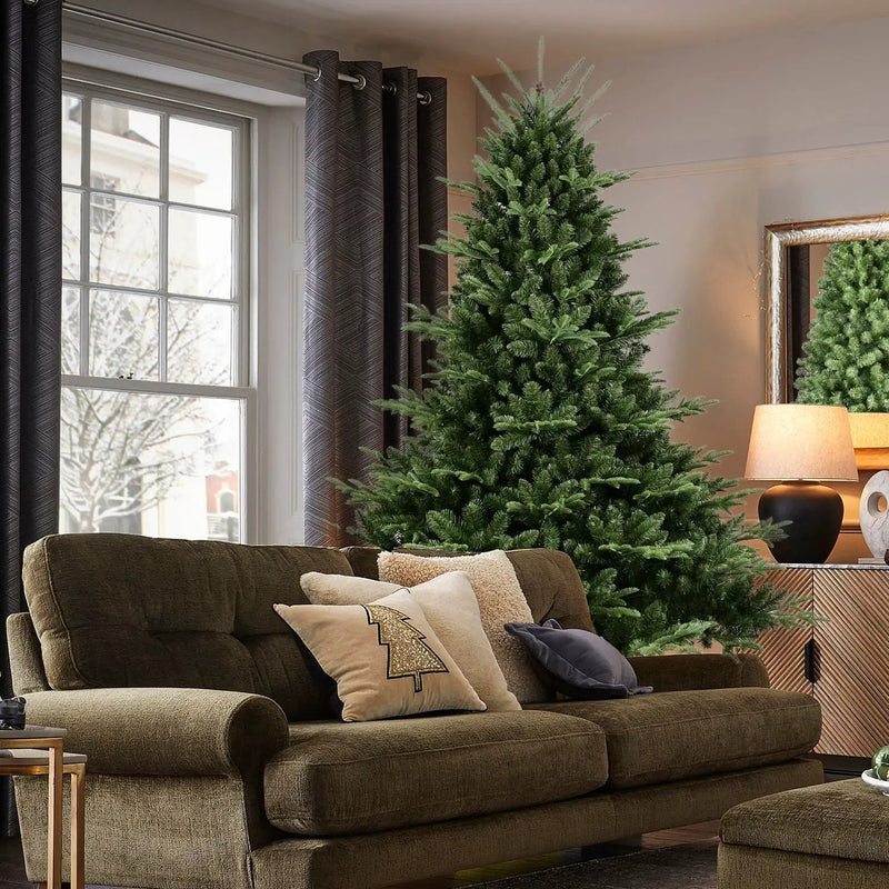 Full-Shaped 5FT Christmas Tree with 1129 Tips by HouseOfZazla