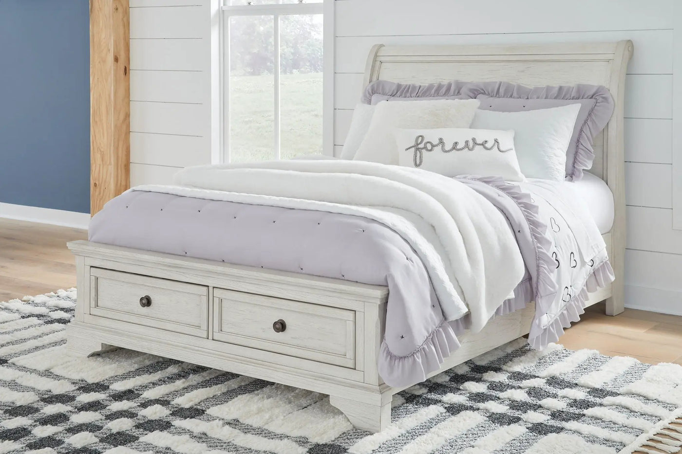 Robbinsdale - Sleigh Bed by Unique Piece Furniture