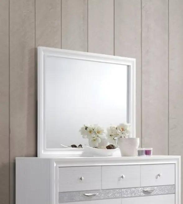 Naima - Minimalist Design Mirror by HouseOfZazla