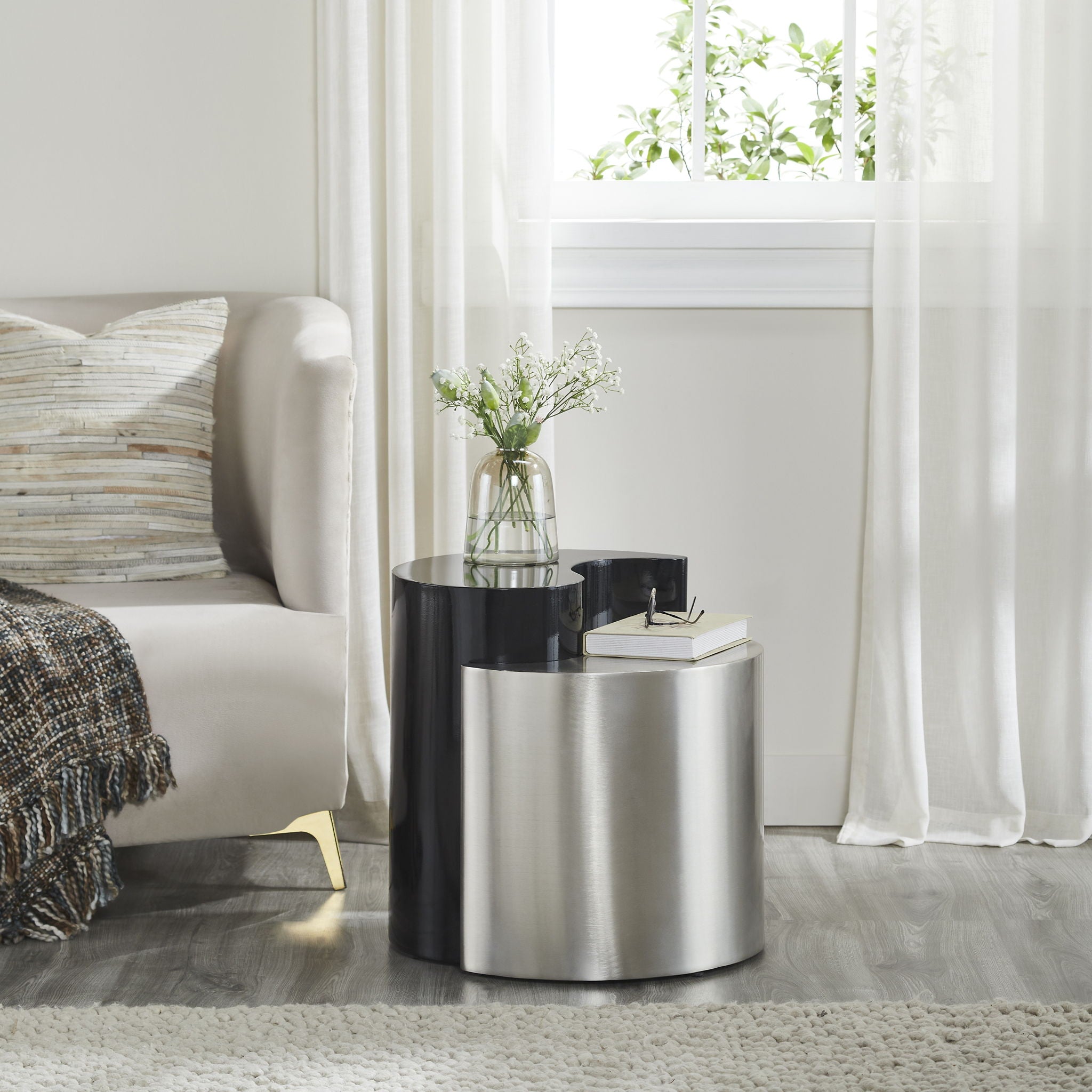 Ying Yang - Table by HouseOfZazla
