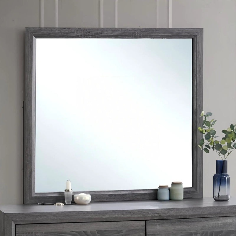 Glasgow - Mirror With Minimalist Design And Low Distortion Glass by HouseOfZazla