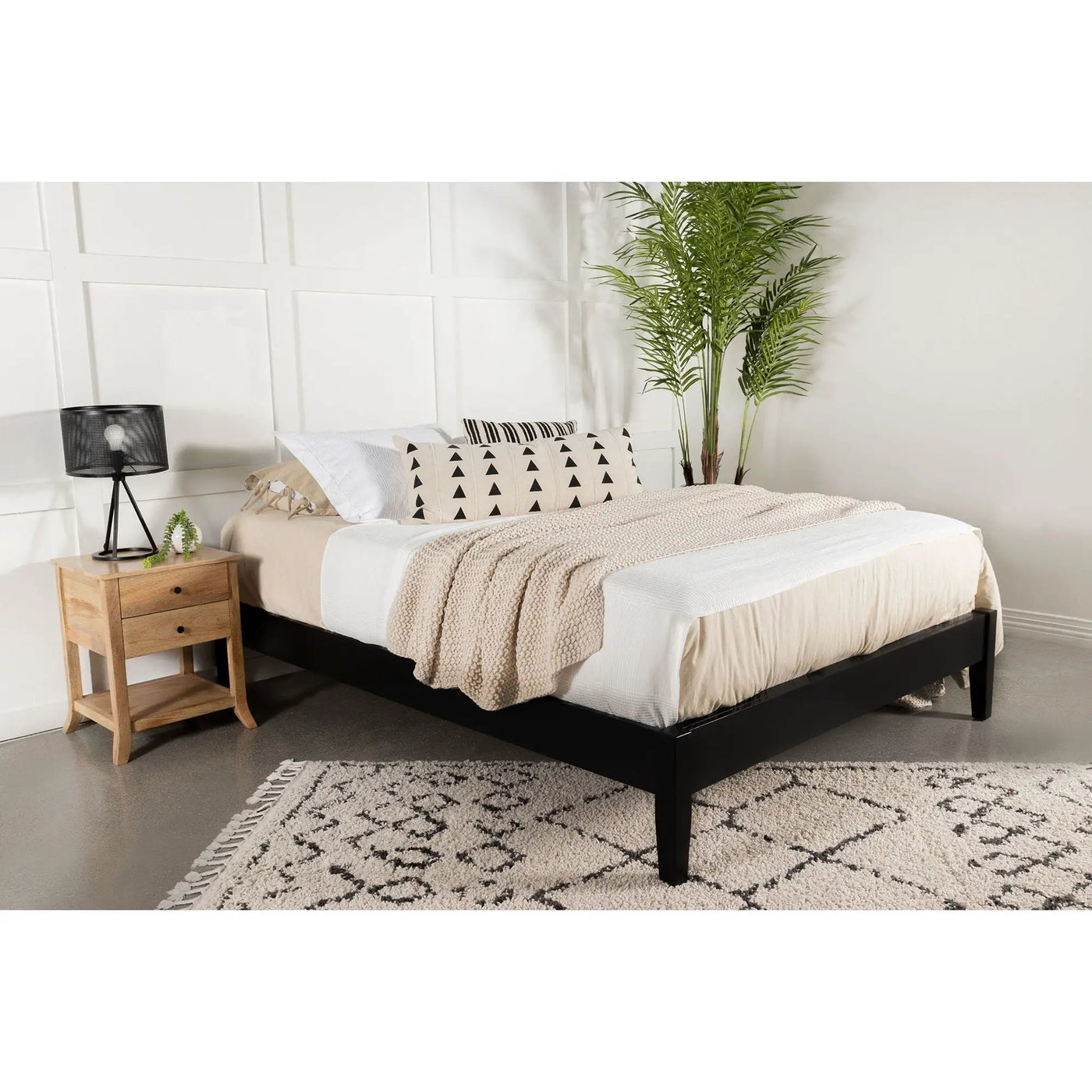 Hounslow - Platform Bed by HouseOfZazla