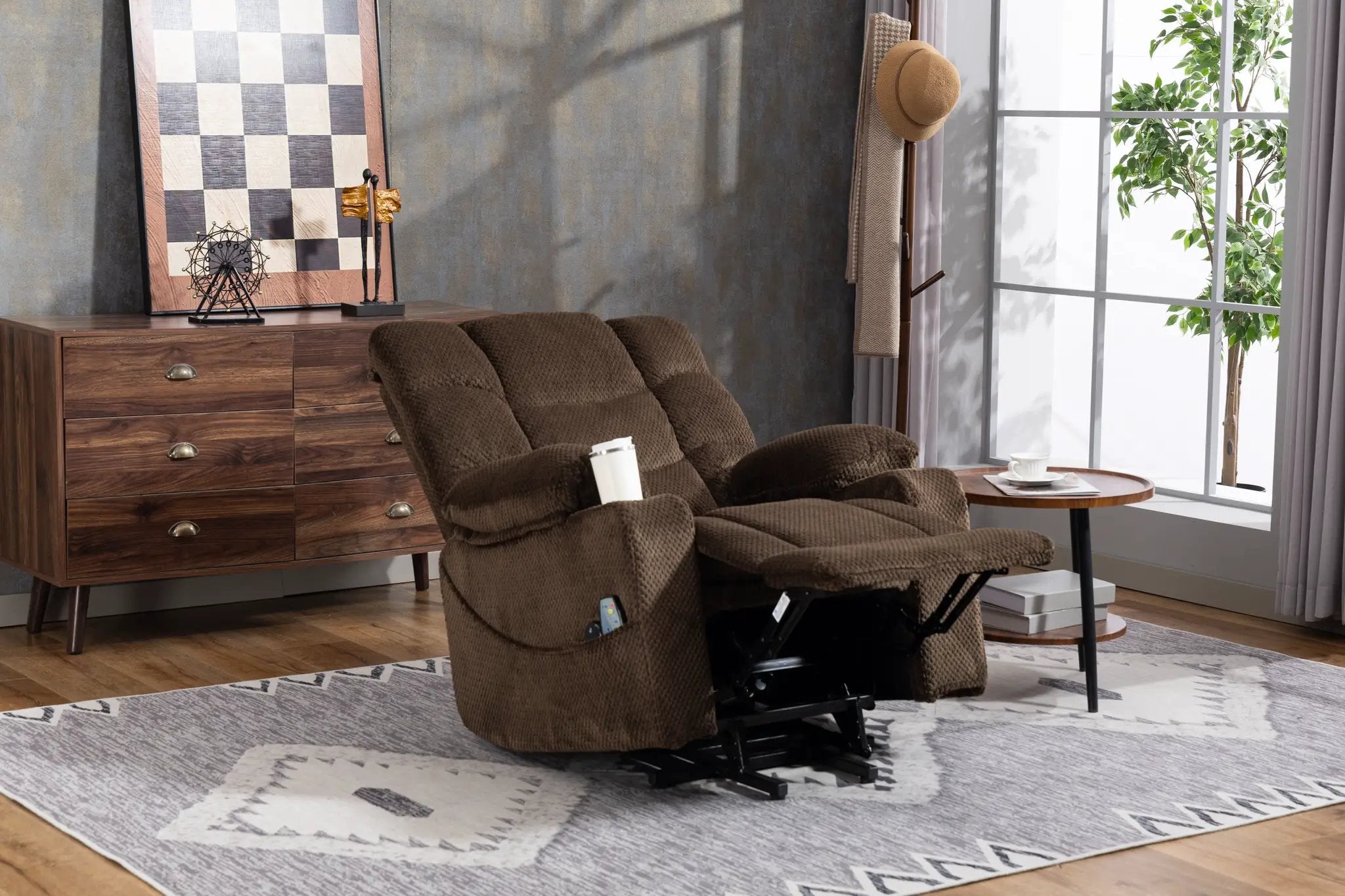 Ultra Wide Electric Lounge Chair by HouseOfZazla