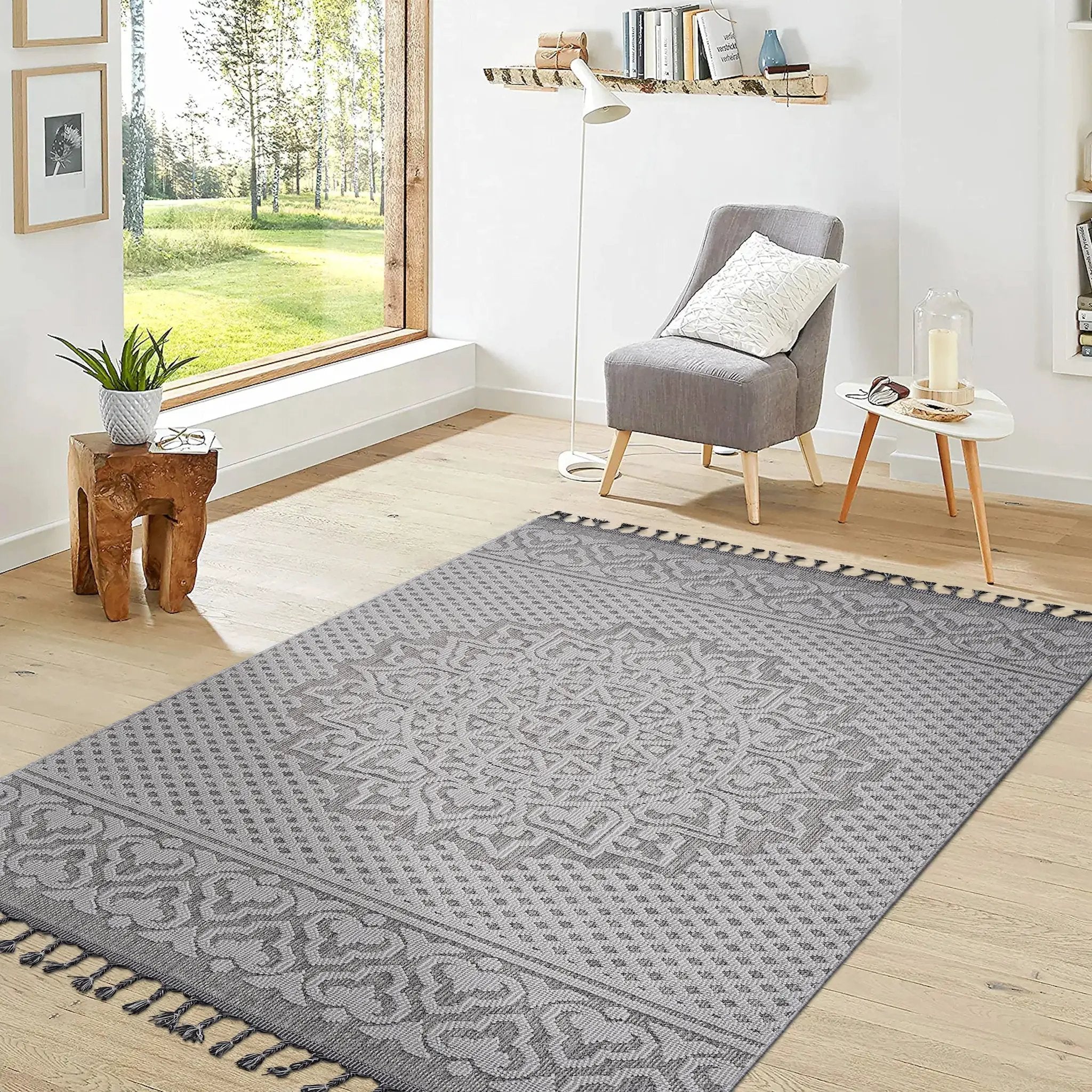 Guros Collection 4' x 6' Area Rug by HouseOfZazla